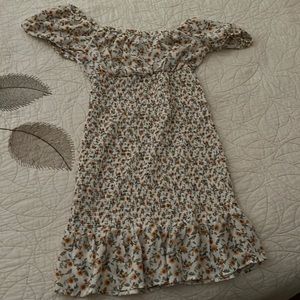 Puffy short sleeve fitted dress